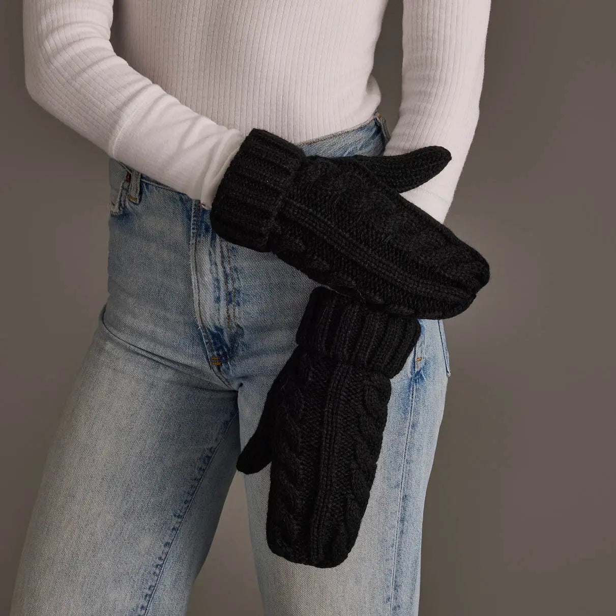 Black Cable Knit Design Mittens