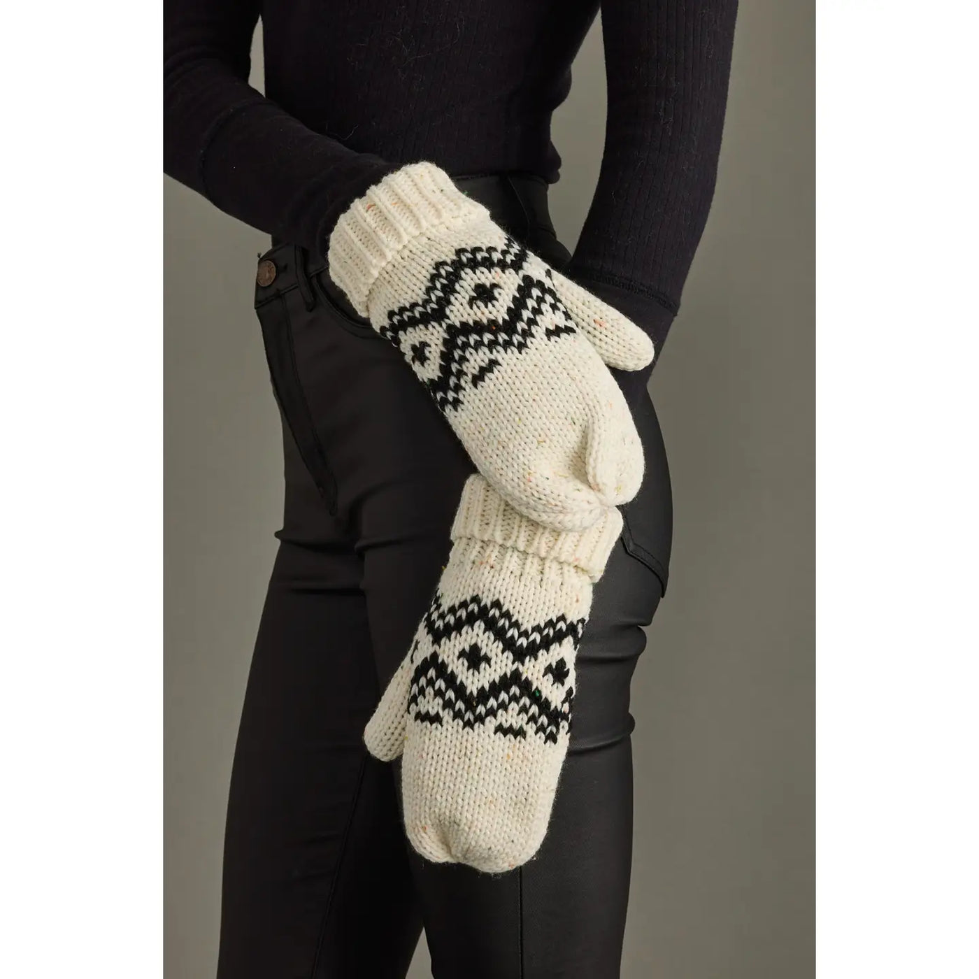 Cream & Speckled Patterned Mittens