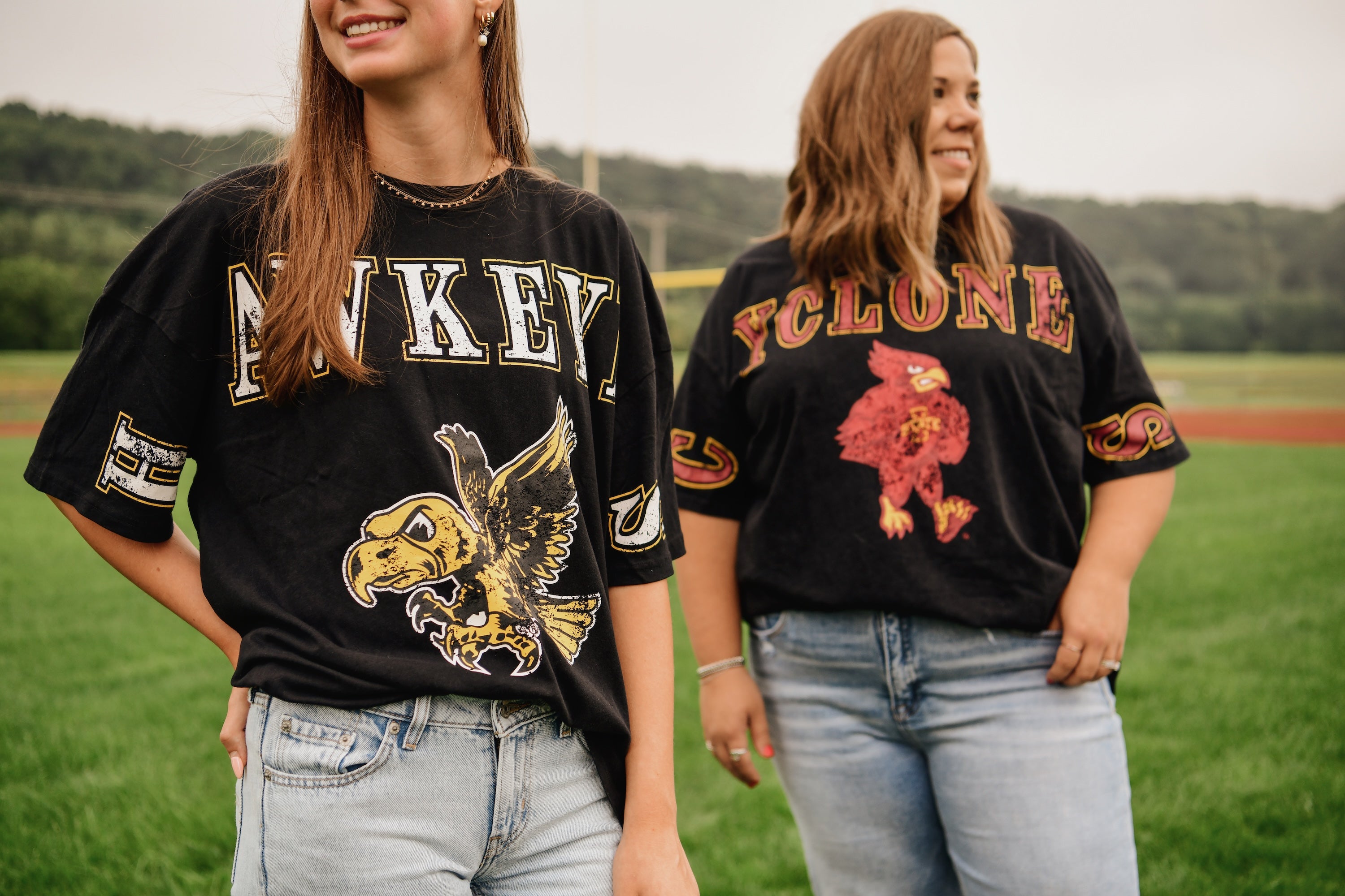 Iowa Southern Split Oversized Tee-Black