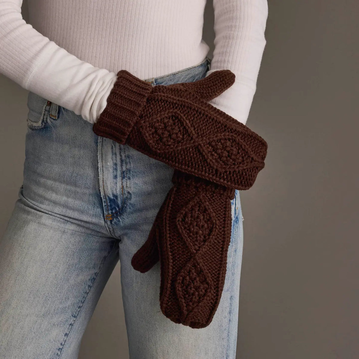 Dk. Brown Cable Knit Mittens