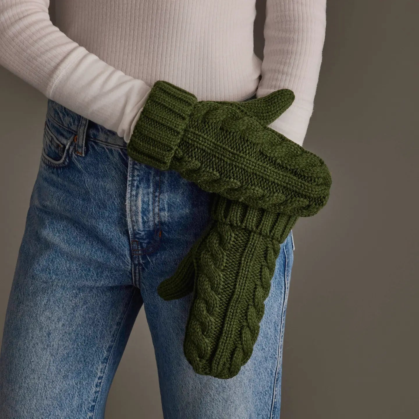 Dk. Green Cable Knit Design Mittens