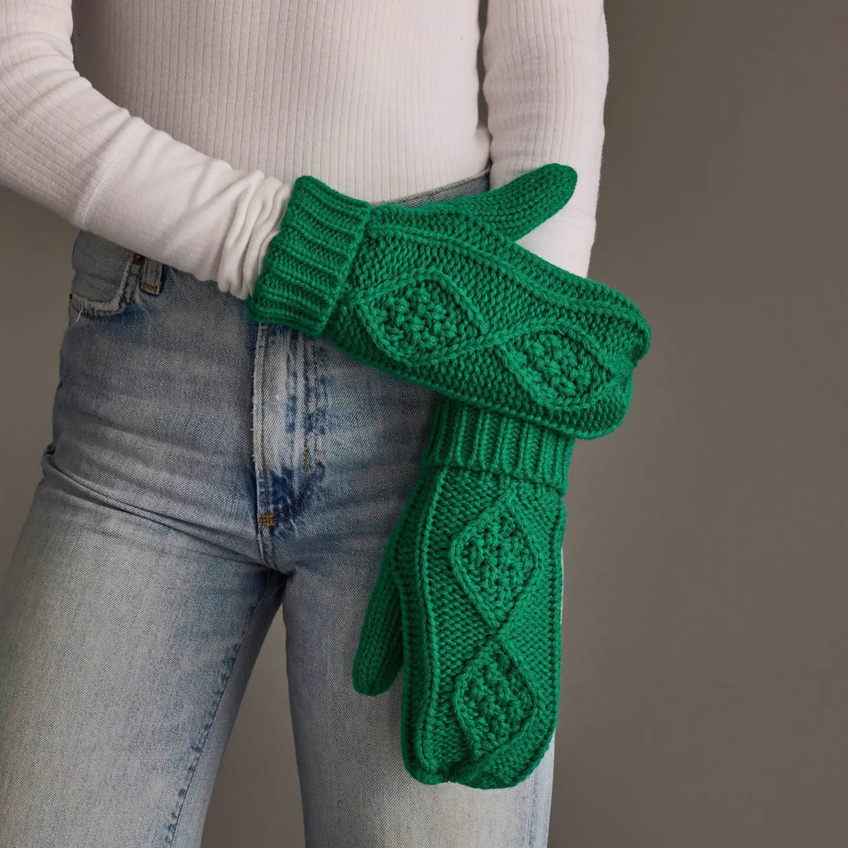 Bright Classic Green Cable Knit Mittens